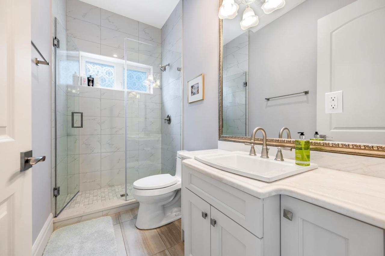 Vancouver Haven: Luxurious Private Bedroom Near Attractions Exteriér fotografie